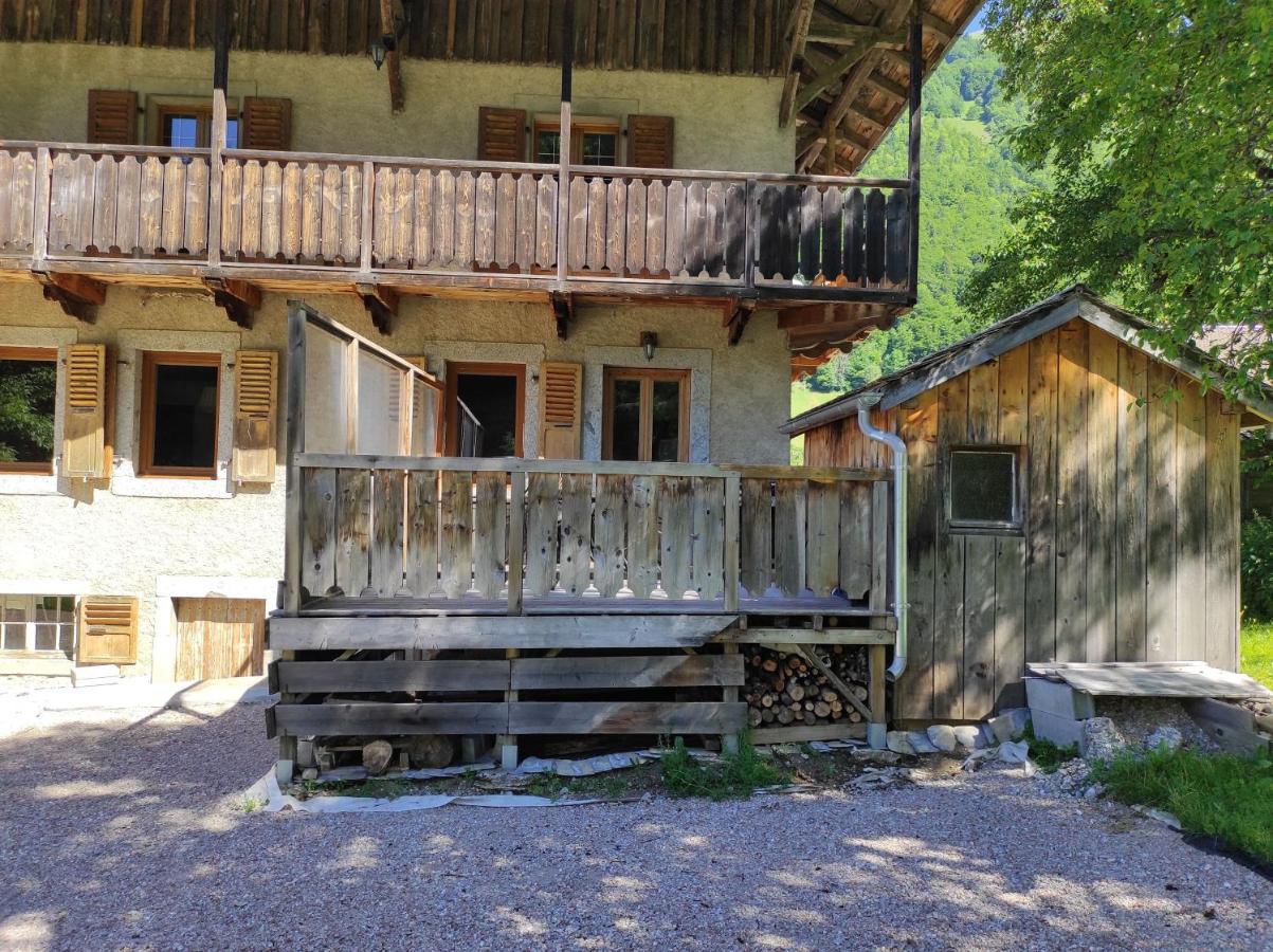 Appartement Dans Chalet 5 Chambres 130 M2 Centre Village モントリオン エクステリア 写真